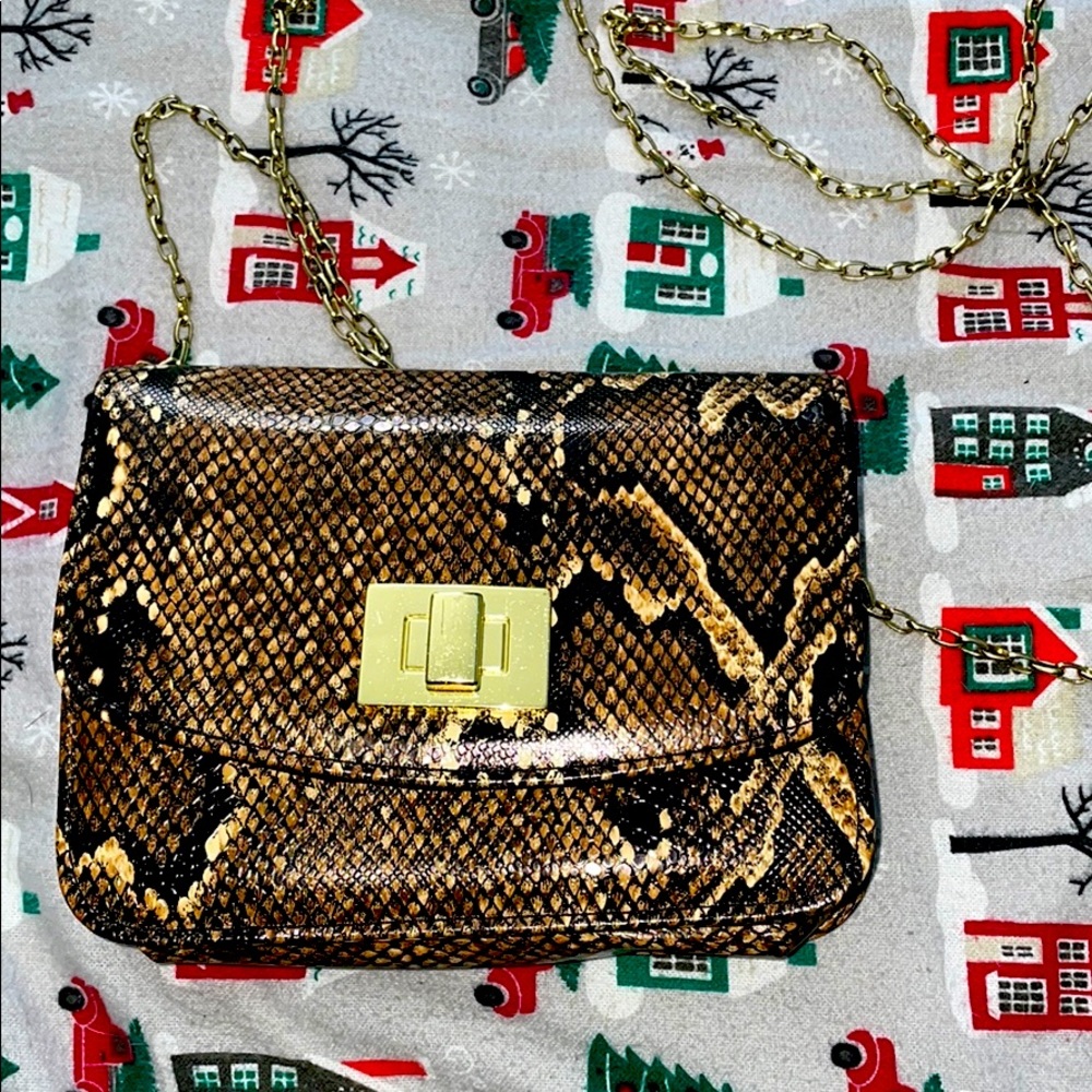 snake skin pattern cross body gold chain bag!